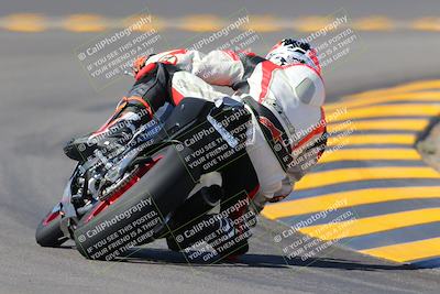 media/Oct-08-2022-SoCal Trackdays (Sat) [[1fc3beec89]]/Turn 11 Backside (1145am)/